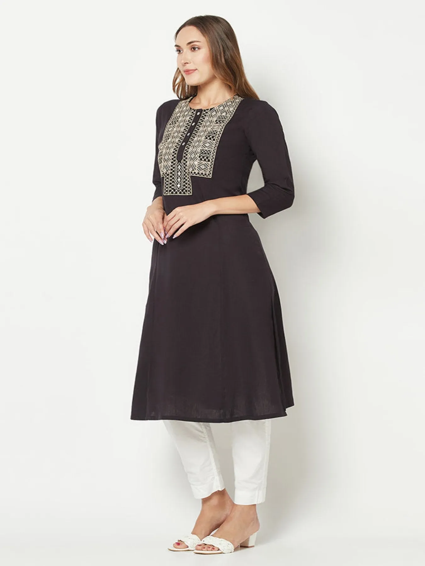 Black Embroidered Straight Kurta