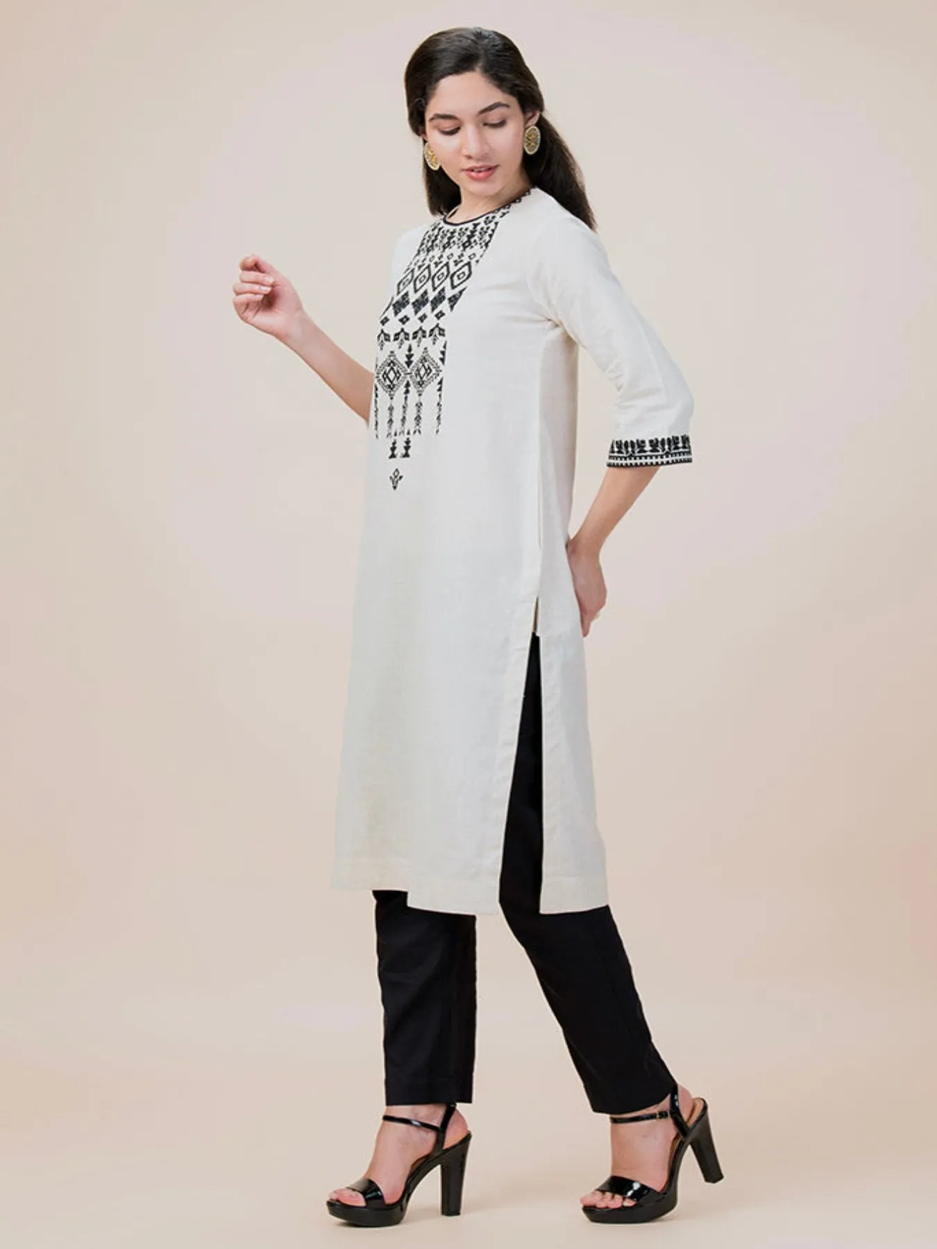 Black White Linen Embroidered Kurta