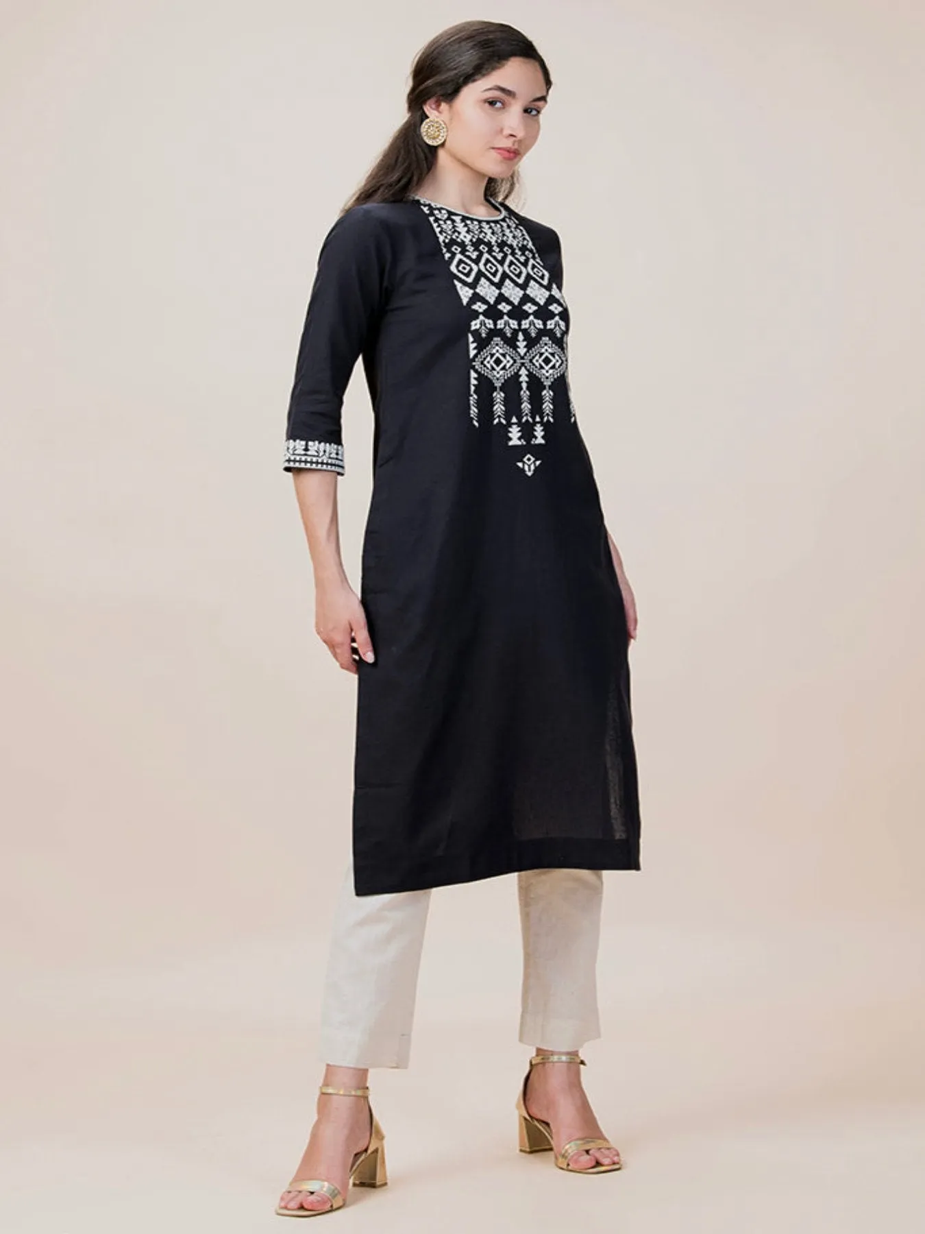 Black White Linen Embroidered Kurta