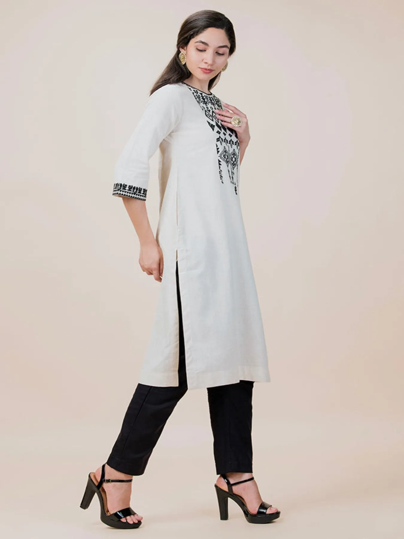 Black White Linen Embroidered Kurta