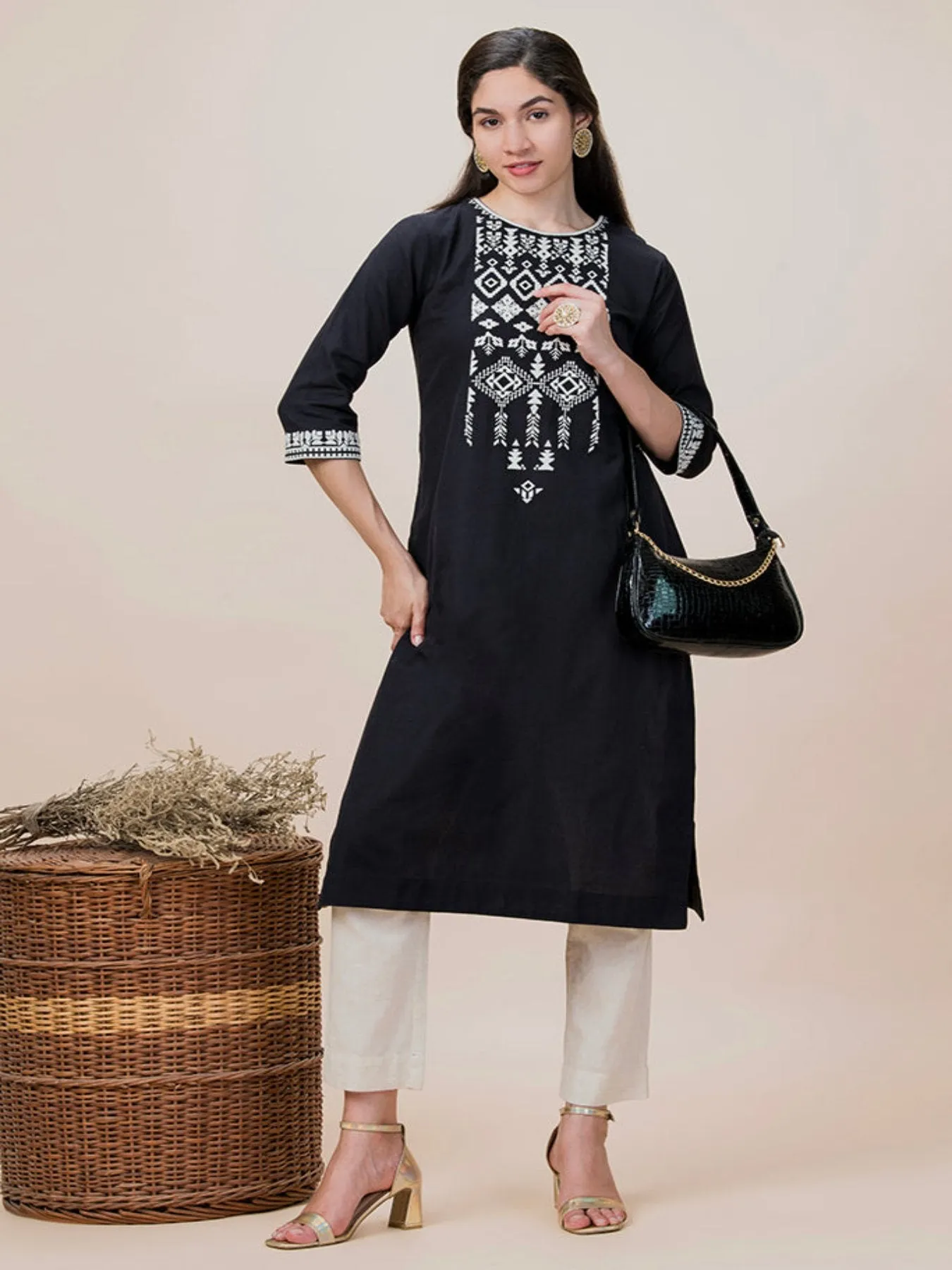 Black White Linen Embroidered Kurta