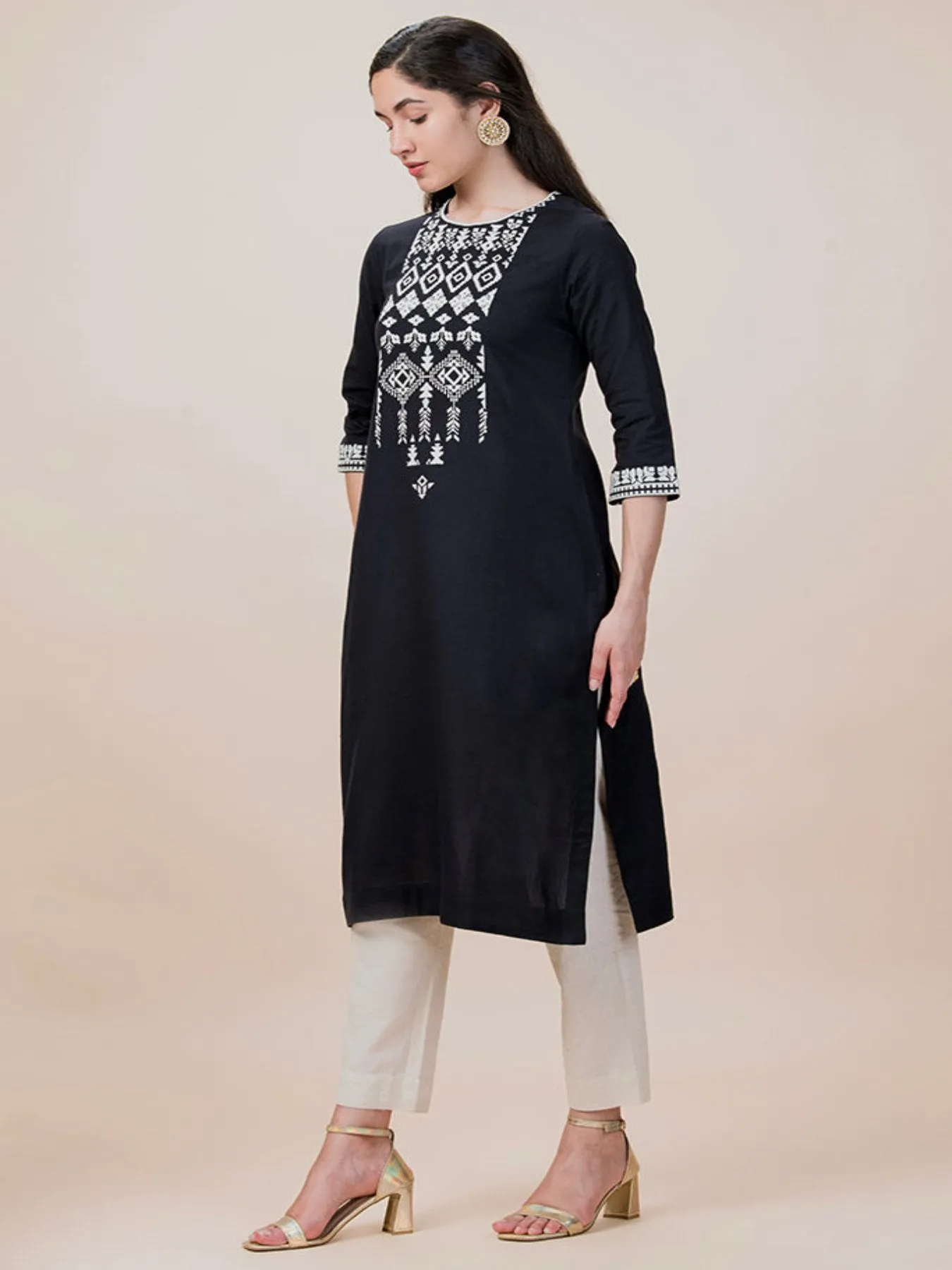 Black White Linen Embroidered Kurta