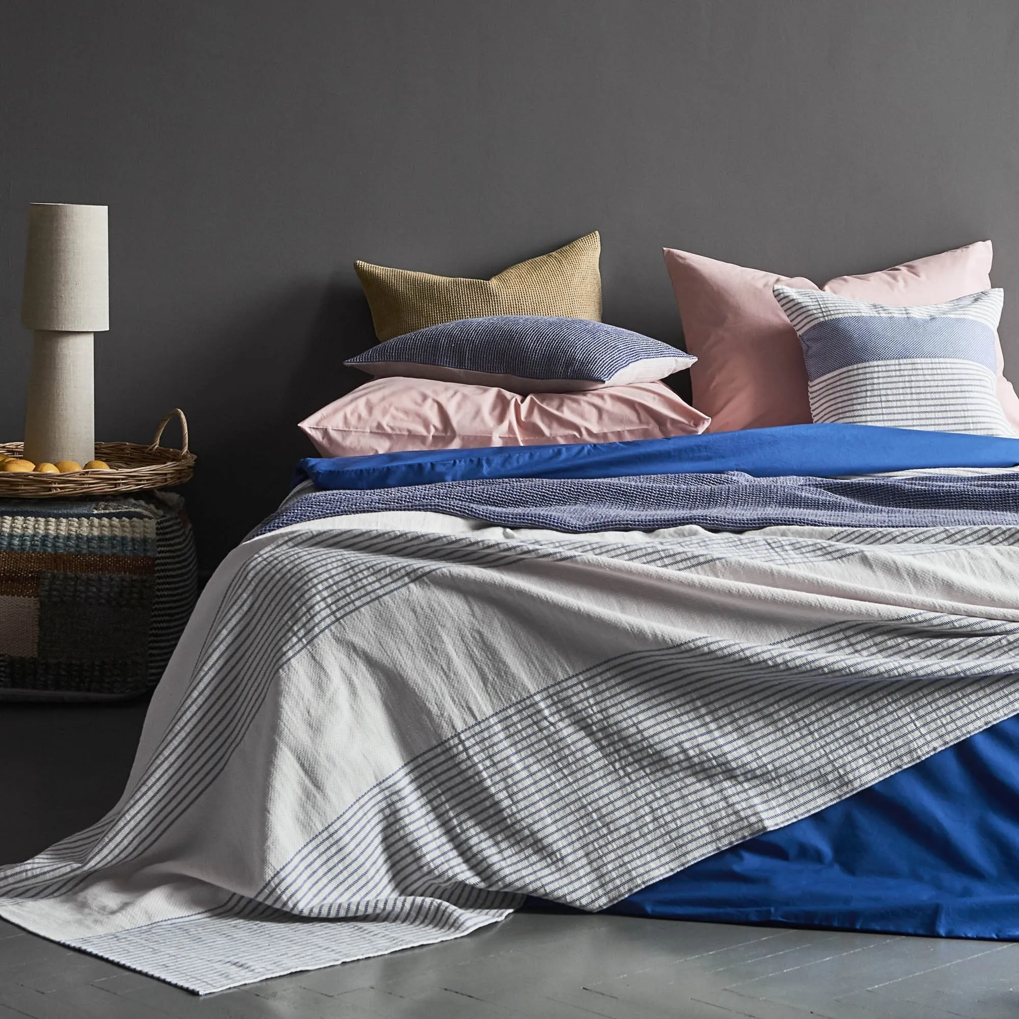 Kadan european linen Quilt [White/Ultramarine]