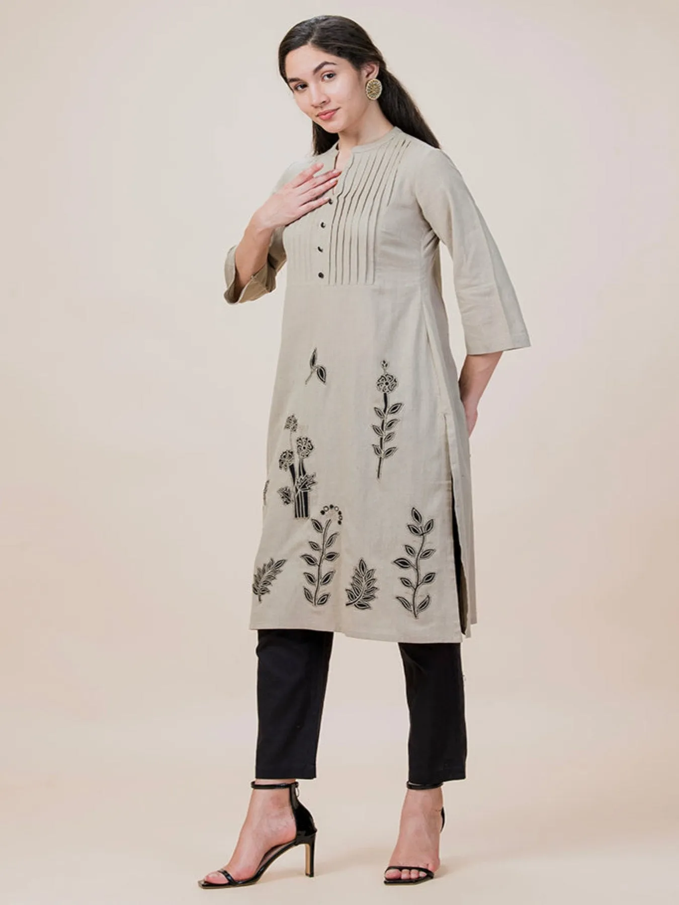 Linen Embroidered Pleated Ethnic Kurta