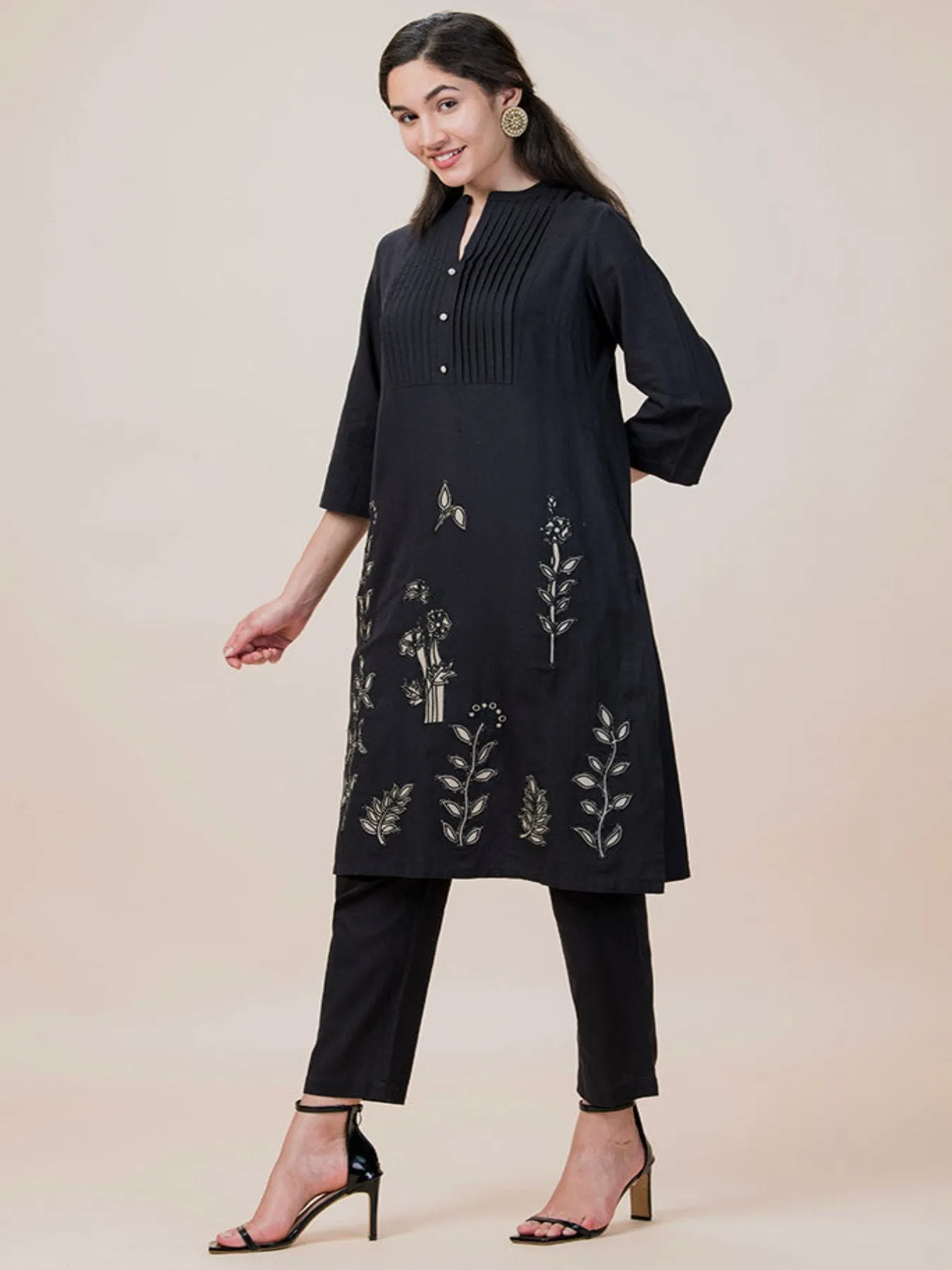 Linen Embroidered Pleated Ethnic Kurta