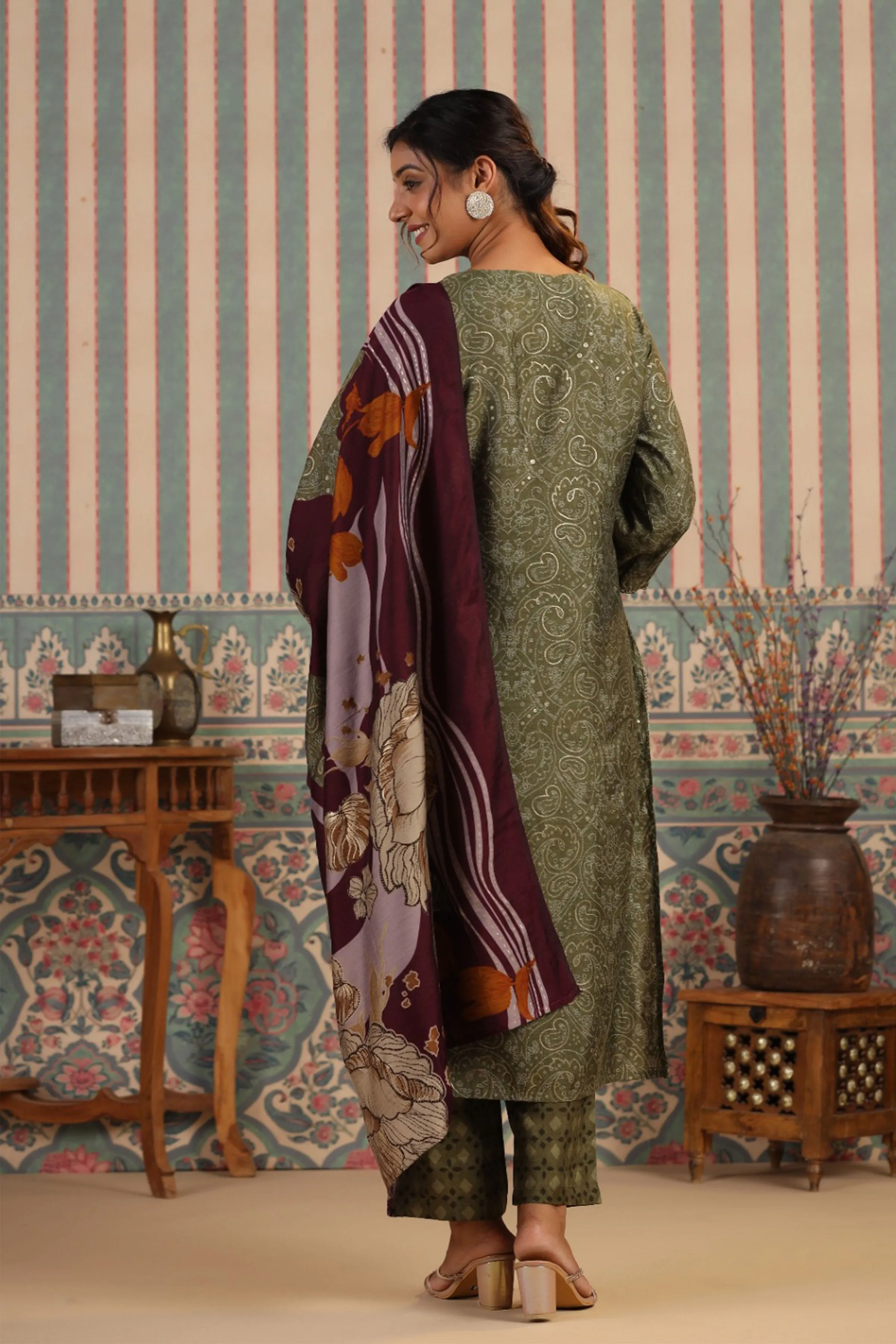 Olive Aura Ethnic Suit Set