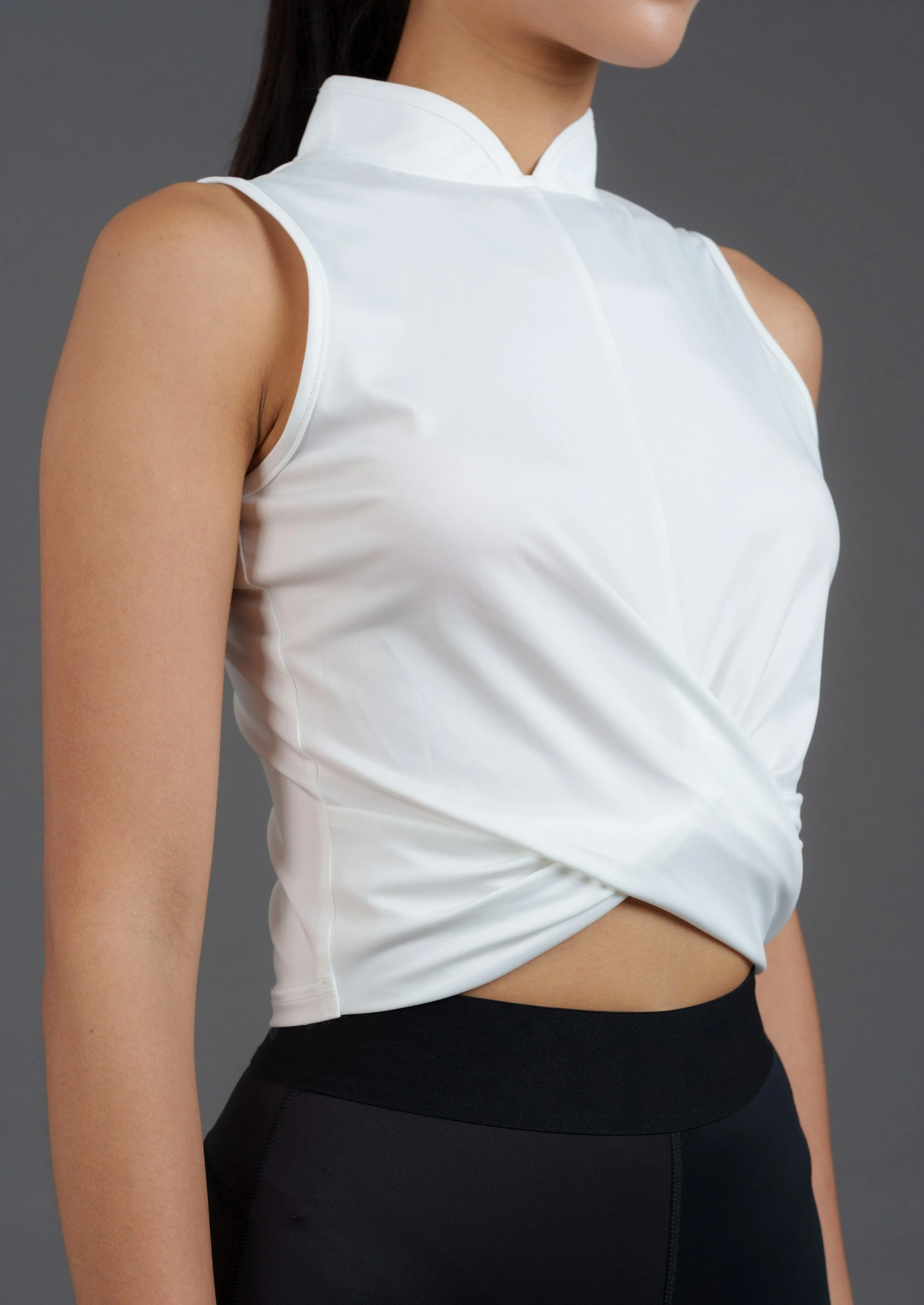 Qi-pow! Crop Sports Top (White)