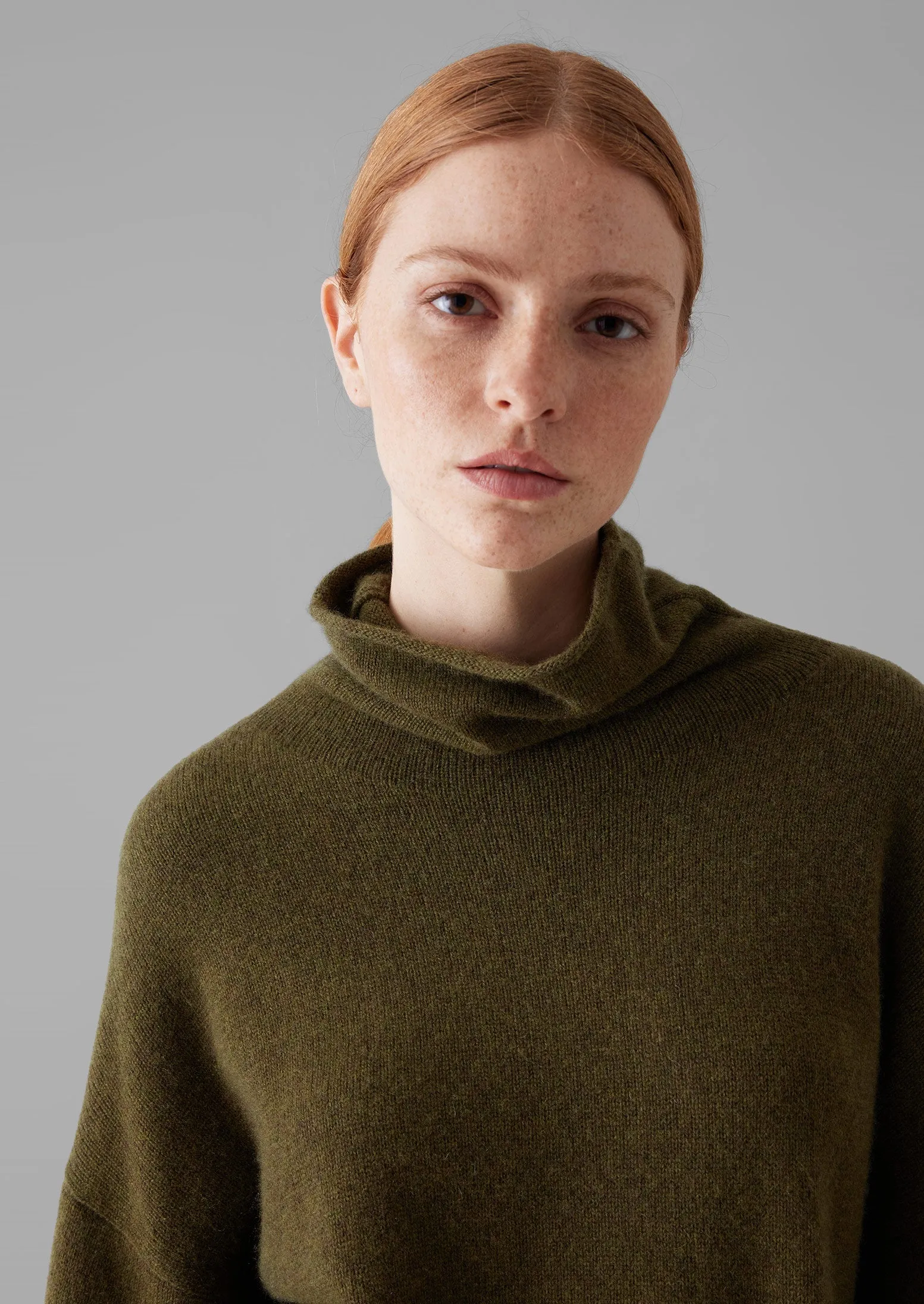 Roll Neck Wool Cashmere Sweater | Olive