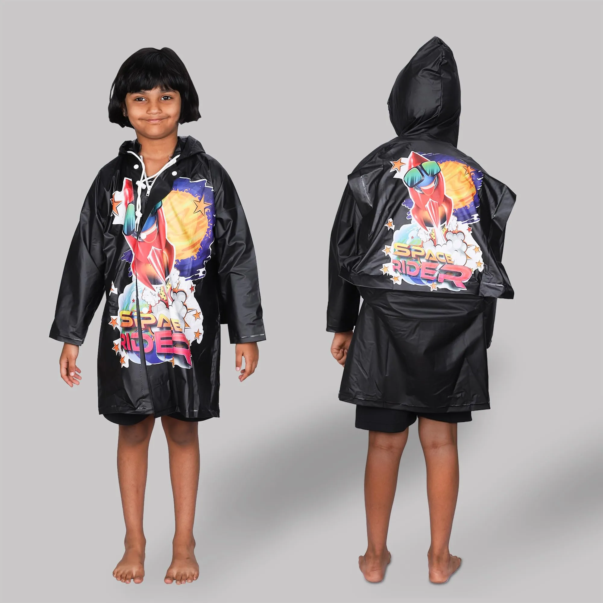 THE CLOWNFISH Toon Caper Series Kids Waterproof PVC Longcoat with Adjustable Hood & Extra Space for Backpack/Schoolbag Holding. Printed Plastic Pouch. Kid Age-4-5 years (Navy Blue)