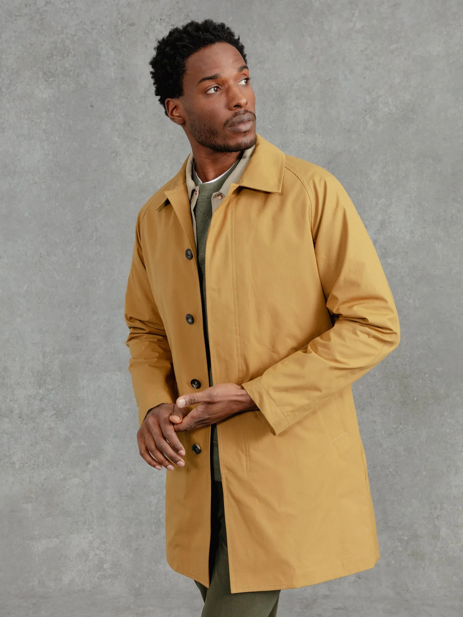 The Ventile® Raglan Raincoat - Yellow Ochre