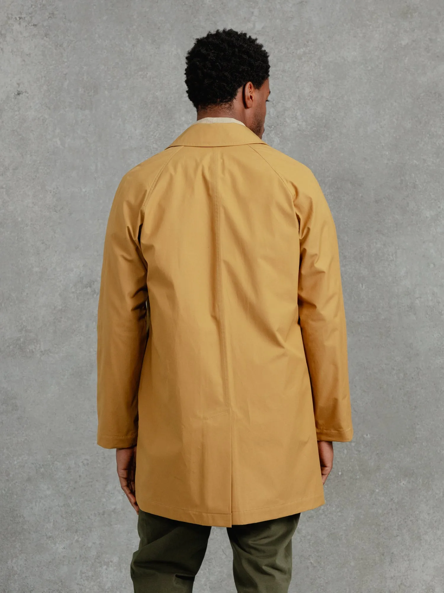 The Ventile® Raglan Raincoat - Yellow Ochre