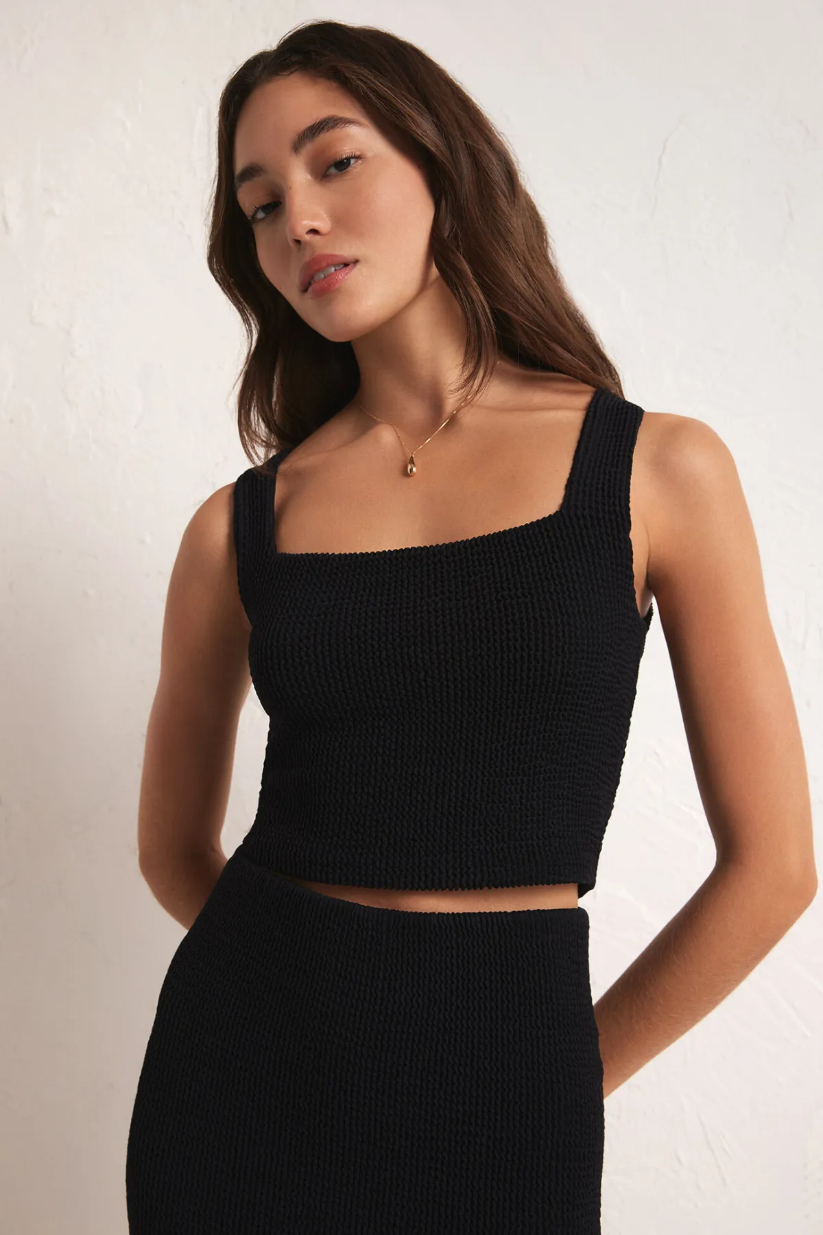 Z SUPPLY - ANDEZ CRINKLE STRETCH KNIT TANK BLACK